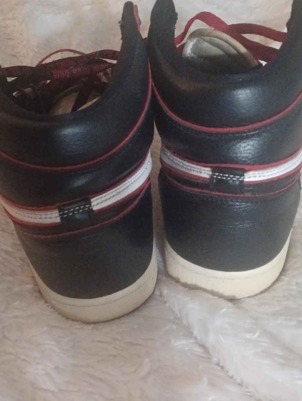 Nike Air Jordan 1 Retro High Bloodline  Mens Sz 11.5